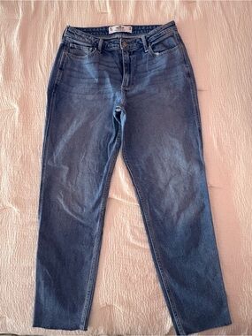 Hollister  Women's Mom Jeans in Medium Blue